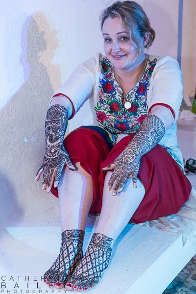 Indian bride to be with henna'd hands and feet | Catherine Bailey Photography